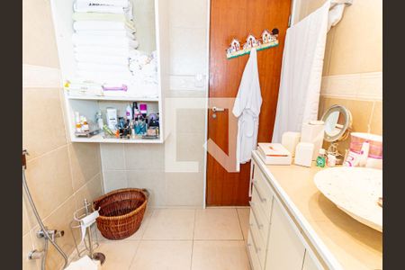 Apartamento à venda com 187m², 3 quartos e 1 vaga Apartamento à venda com 187m², 3 quartos e 1 vagaBanheiro da Suíte 2
