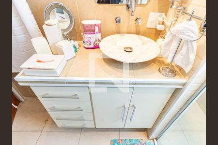 Apartamento à venda com 187m², 3 quartos e 1 vaga Apartamento à venda com 187m², 3 quartos e 1 vagaBanheiro da Suíte 2