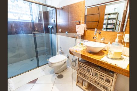 Apartamento à venda com 187m², 3 quartos e 1 vaga Apartamento à venda com 187m², 3 quartos e 1 vagaBanheiro da Suíte 1