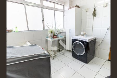 Apartamento à venda com 187m², 3 quartos e 1 vaga Apartamento à venda com 187m², 3 quartos e 1 vagaÁrea de Serviço