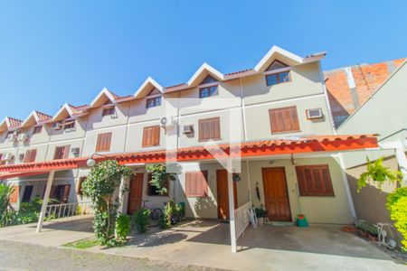 Casa de condomínio para alugar com 76m², 2 quartos e 1 vaga Casa de condomínio para alugar com 76m², 2 quartos e 1 vagaFachada