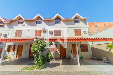 Casa de condomínio para alugar com 76m², 2 quartos e 1 vaga Casa de condomínio para alugar com 76m², 2 quartos e 1 vagaFachada