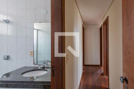 Corredor de apartamento à venda com 3 quartos, 83m² em Santa Efigênia, Belo Horizonte
