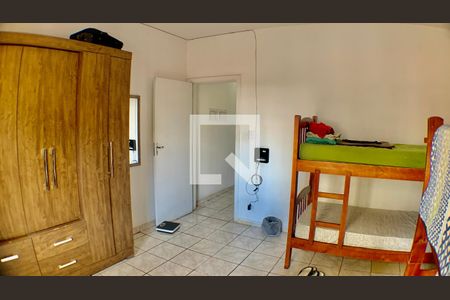 Casa à venda com 232m², 5 quartos e 2 vagasQuarto 3