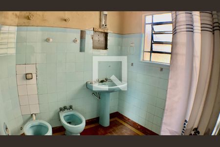 Casa à venda com 232m², 5 quartos e 2 vagasBanheiro