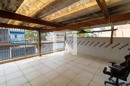 Casa à venda com 260m², 4 quartos e 5 vagasVaranda