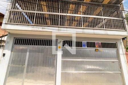 Casa à venda com 260m², 4 quartos e 5 vagasFachada