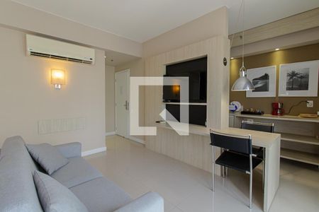 Sala/Quarto de apartamento à venda com 2 quartos, 73m² em Barra da Tijuca, Rio de Janeiro