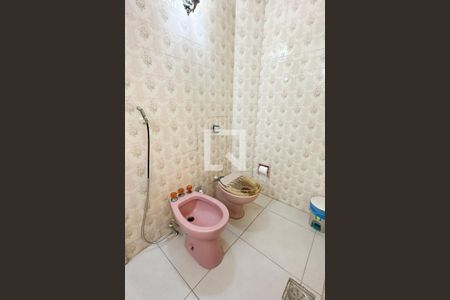 Apartamento à venda com 400m², 4 quartos e 2 vagasBanheiro 01