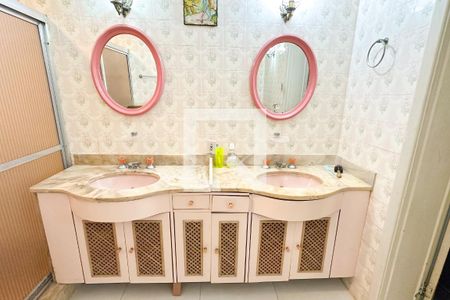 Apartamento à venda com 400m², 4 quartos e 2 vagasBanheiro 01