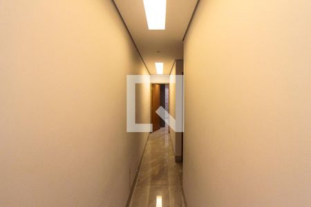 Corredor de casa à venda com 3 quartos, 250m² em Vila Sapopemba, São Paulo