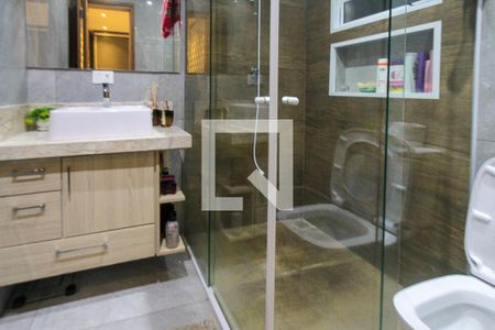 Casa à venda com 250m², 3 quartos e 3 vagasBanheiro da Suite