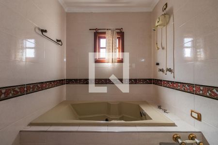 Casa de condomínio à venda com 640m², 4 quartos e 3 vagasBanheiro da Suíte 1