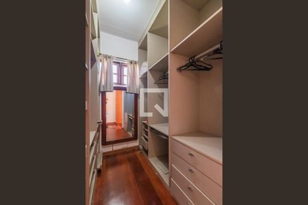 Casa de condomínio à venda com 640m², 4 quartos e 3 vagasSuíte 2