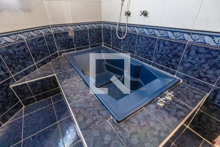 Casa de condomínio à venda com 640m², 4 quartos e 3 vagasBanheiro da Suíte 2