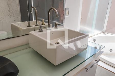 Casa de condomínio à venda com 640m², 4 quartos e 3 vagasBanheiro da Suíte 4