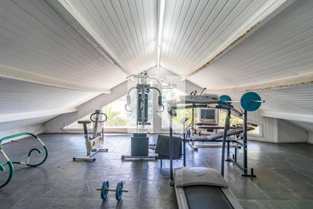 Casa de condomínio à venda com 640m², 4 quartos e 3 vagasSótão