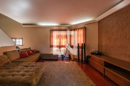 Casa de condomínio à venda com 640m², 4 quartos e 3 vagasSala Privativa