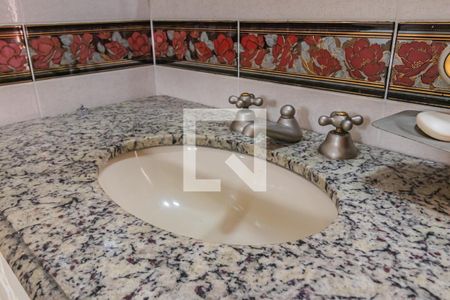 Casa de condomínio à venda com 640m², 4 quartos e 3 vagasBanheiro da Suíte 1