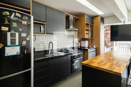 Apartamento à venda com 93m², 3 quartos e 2 vagas Apartamento à venda com 93m², 3 quartos e 2 vagasCozinha e Área de Serviço