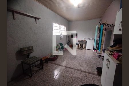 Casa à venda com 160m², 3 quartos e 2 vagas Casa à venda com 160m², 3 quartos e 2 vagasÁrea de Serviço