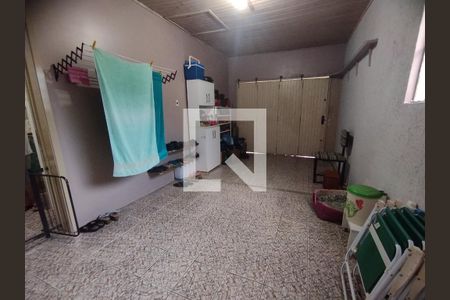 Casa à venda com 160m², 3 quartos e 2 vagas Casa à venda com 160m², 3 quartos e 2 vagasÁrea de Serviço
