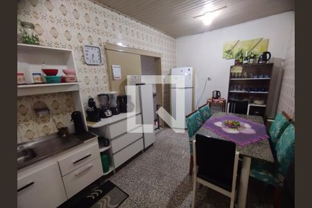 Casa à venda com 160m², 3 quartos e 2 vagas Casa à venda com 160m², 3 quartos e 2 vagasCozinha