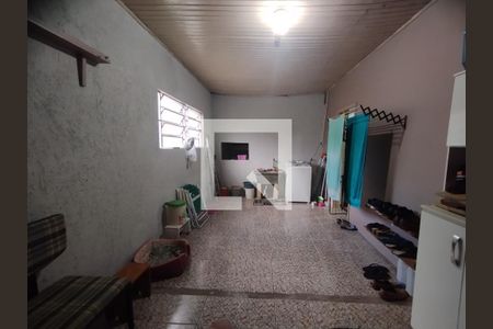 Casa à venda com 160m², 3 quartos e 2 vagas Casa à venda com 160m², 3 quartos e 2 vagasÁrea de Serviço