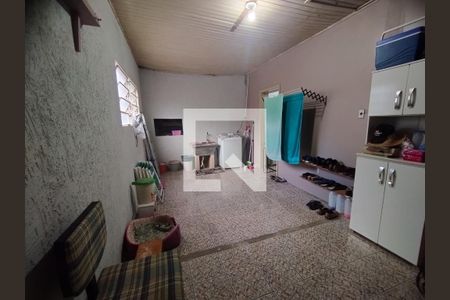 Casa à venda com 160m², 3 quartos e 2 vagas Casa à venda com 160m², 3 quartos e 2 vagasÁrea de Serviço