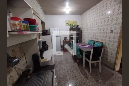 Casa à venda com 160m², 3 quartos e 2 vagas Casa à venda com 160m², 3 quartos e 2 vagasCozinha