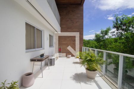 Apartamento à venda com 83m², 2 quartos e 1 vagaVaranda