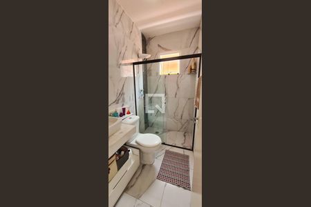 Casa à venda com 170m², 3 quartos e 4 vagasBanheiro da Suíte 1