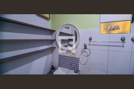 Casa à venda com 170m², 3 quartos e 4 vagasBanheiro de Serviço