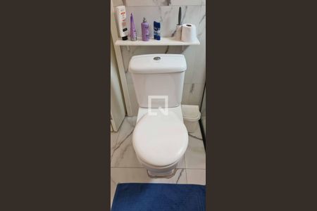 Casa à venda com 170m², 3 quartos e 4 vagasBanheiro da Suíte 2