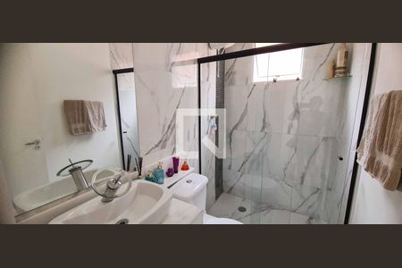 Casa à venda com 170m², 3 quartos e 4 vagasBanheiro da Suíte 1