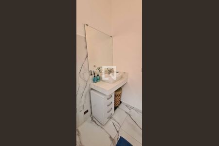 Casa à venda com 170m², 3 quartos e 4 vagasBanheiro da Suíte 2