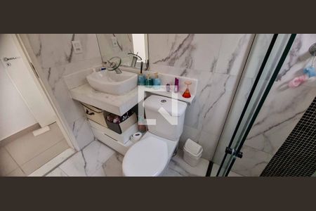 Casa à venda com 170m², 3 quartos e 4 vagasBanheiro da Suíte 1