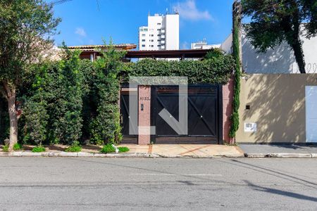 Fachada de casa à venda com 4 quartos, 300m² em Brooklin Paulista, São Paulo