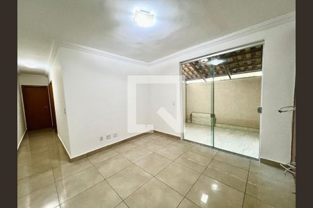 Sala de apartamento à venda com 2 quartos, 80m² em Cabral, Contagem