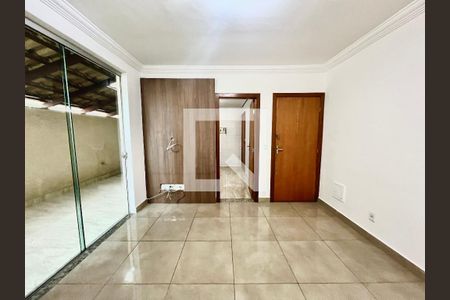 Sala de apartamento à venda com 2 quartos, 80m² em Cabral, Contagem