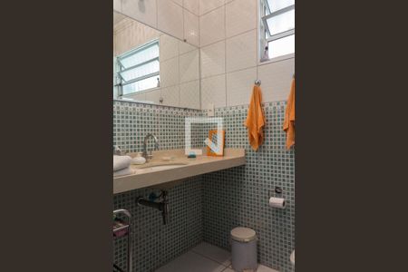 Casa à venda com 138m², 2 quartos e 2 vagas Casa à venda com 138m², 2 quartos e 2 vagasBanheiro