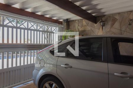 Casa à venda com 138m², 2 quartos e 2 vagas Casa à venda com 138m², 2 quartos e 2 vagasGaragem