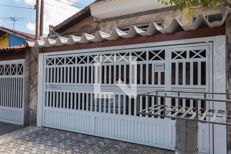 Casa à venda com 138m², 2 quartos e 2 vagas Casa à venda com 138m², 2 quartos e 2 vagasFachada