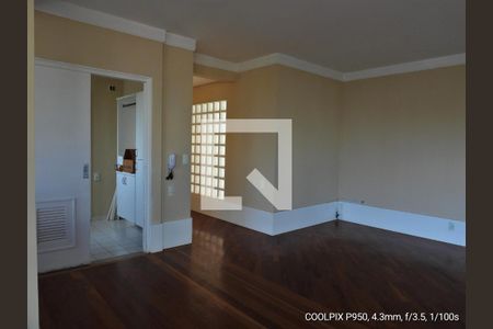 Sala de casa de condomínio para alugar com 3 quartos, 170m² em Vila Madalena, São Paulo