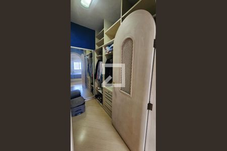 Apartamento para alugar com 350m², 5 quartos e 3 vagas Apartamento para alugar com 350m², 5 quartos e 3 vagasCloset da suíte 1