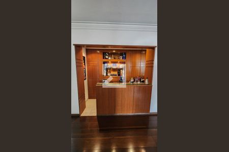 Apartamento para alugar com 350m², 5 quartos e 3 vagas Apartamento para alugar com 350m², 5 quartos e 3 vagasBar