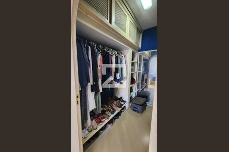 Apartamento para alugar com 350m², 5 quartos e 3 vagas Apartamento para alugar com 350m², 5 quartos e 3 vagasCloset da suíte 1