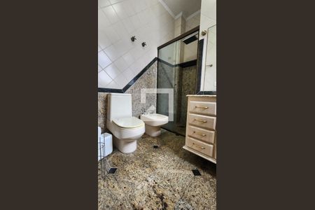 Apartamento para alugar com 350m², 5 quartos e 3 vagas Apartamento para alugar com 350m², 5 quartos e 3 vagasBanheiro da Suíte 2