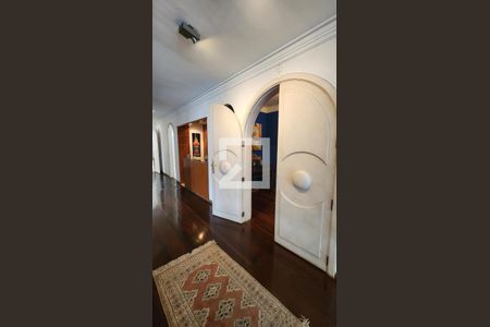 Apartamento para alugar com 350m², 5 quartos e 3 vagas Apartamento para alugar com 350m², 5 quartos e 3 vagasEntrada