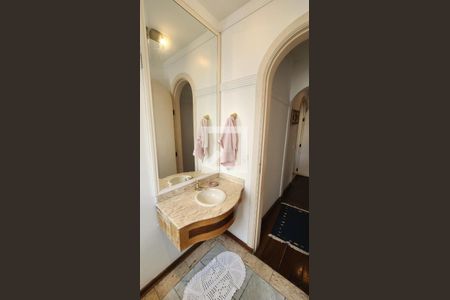 Apartamento para alugar com 350m², 5 quartos e 3 vagas Apartamento para alugar com 350m², 5 quartos e 3 vagasLavabo